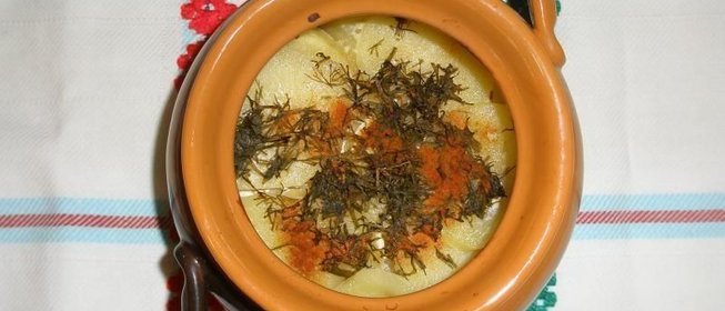 Картошка в горшочках в сметане