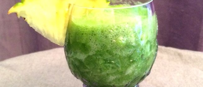 Смузи из ананаса со щавелем