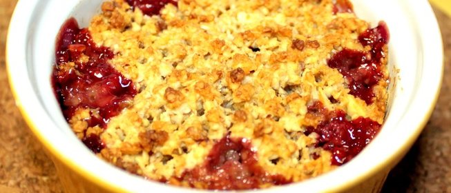 Сливовый крамбл с джемом