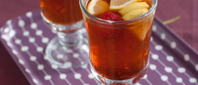 Имбирный чай с клубникой