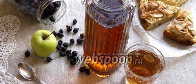 Компот из шиповника с яблоками