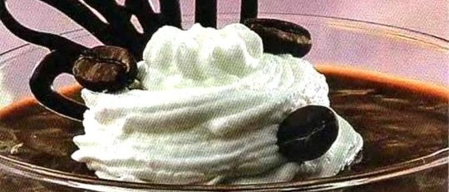 Кофейное желе со взбитыми сливками