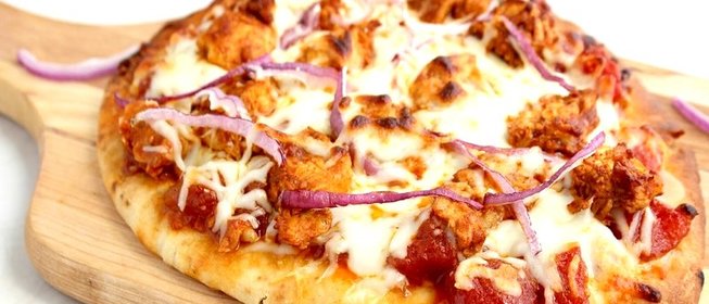 Пицца с курицей и сыром