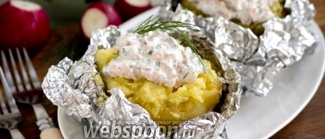 Картофель фаршированный сметанным соусом