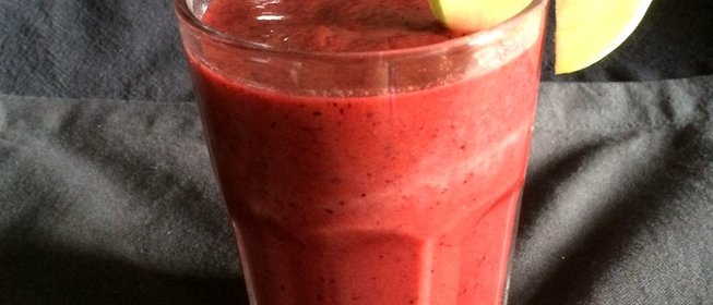 Смузи с черноплодной рябиной