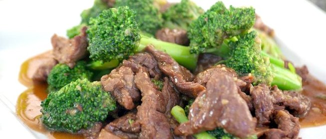 Говядина с брокколи под устричным соусом
