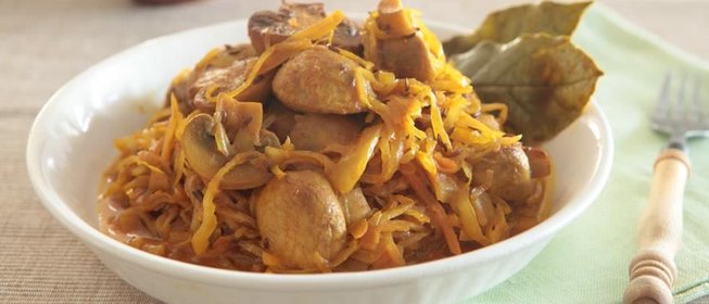 Тушеная квашеная капуста с грибами