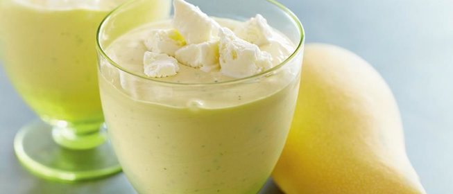 Коктейль с манго и мороженым