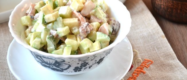 Салат Морской коктейль с креветками и кальмарами