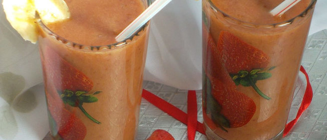 Смузи с бананом и зеленым чаем