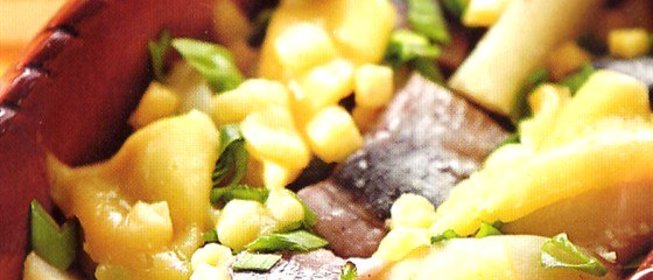 Пикантный картофель с сельдью и сыром