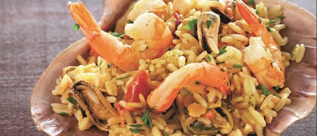 Плов с креветками и мидиями