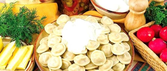 Пельмени с творогом и зеленым луком