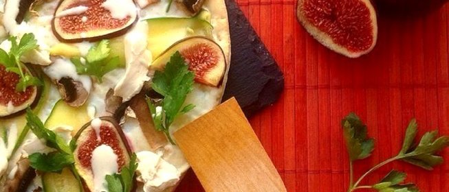 Пицца с инжиром и цукини