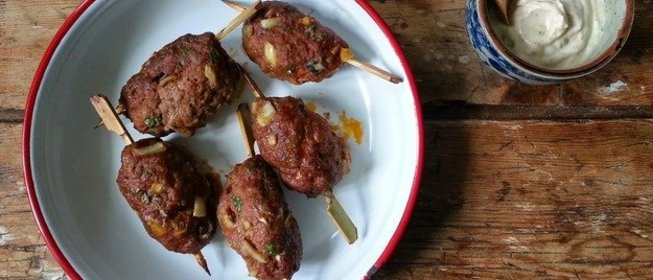 Кефта с белым соусом