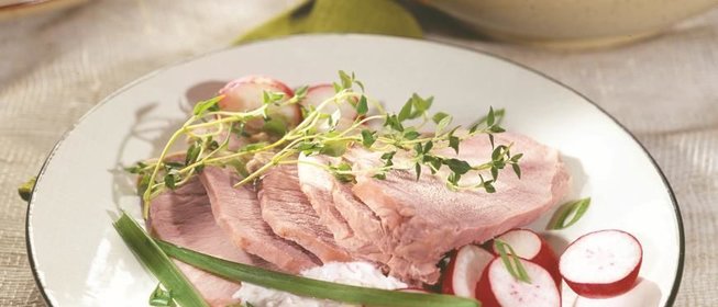 Холодная свинина с заправкой из редиса