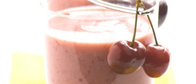 Вишнево-ванильный смузи с йогуртом