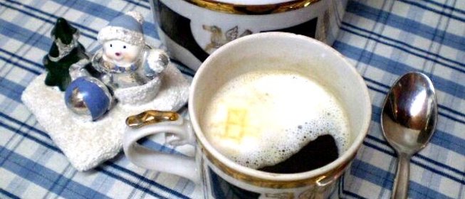 Кофе с корицей перцем и мороженым