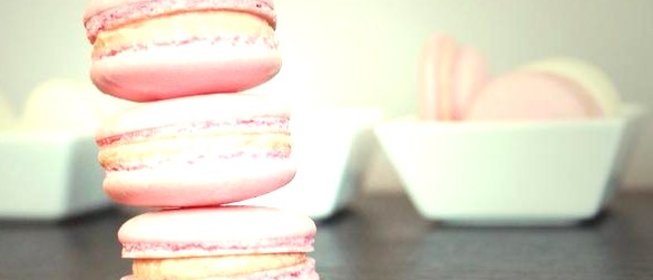 Нежнейшее французское миндальное печенье макароны ягодной начинкой