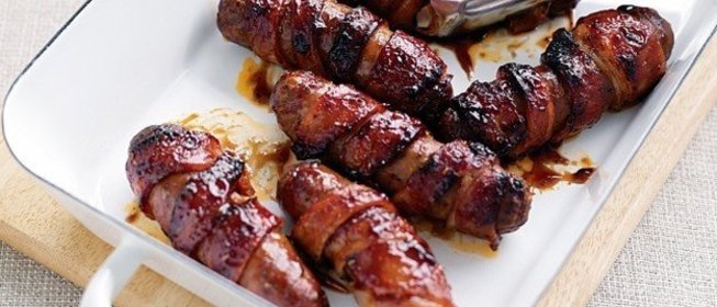 Говяжьи сосиски в беконе