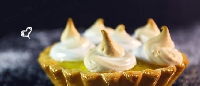 Лимонная тарталетка с меренгой