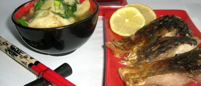 Рыбный суп с креветочными пельменями