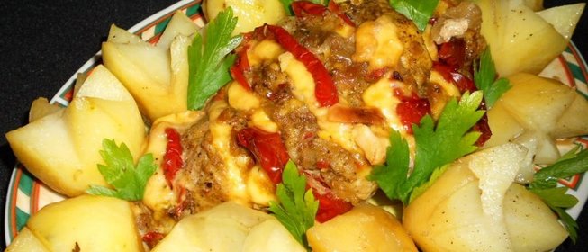 Свинина Праздничная, запеченная в рукаве с картофелем