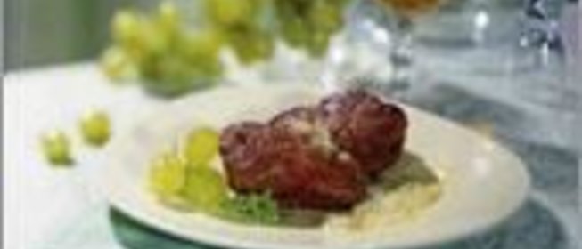 Телячья печенка с белым виноградом и мускатом