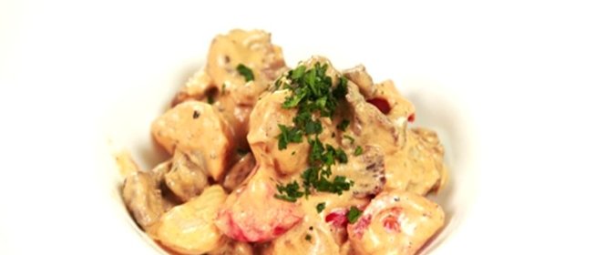 Говядина с картошкой на сковороде