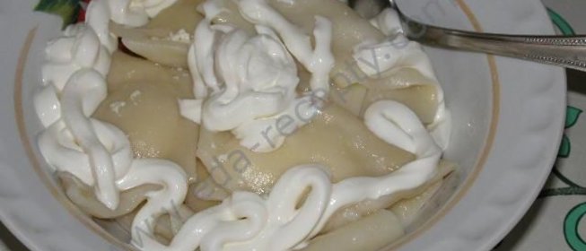 Вареники со сметаной