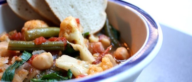 Цветная капуста, тушеная с овощами