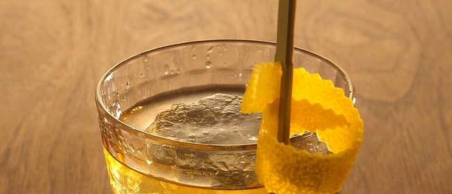 Коктейль «Олд-фэшенд» (Old Fashioned)