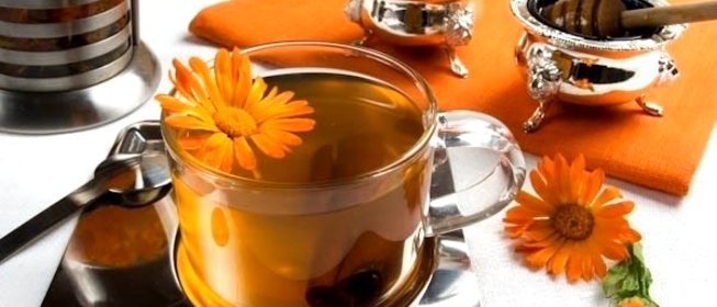 Имбирный чай с календулой и корицей