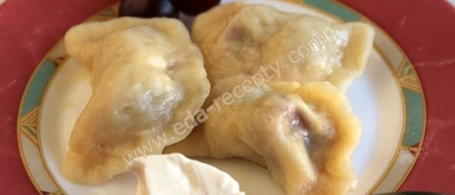 Вареники с вишней и манкой на пару