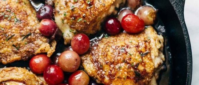 Курица, запеченная с виноградом