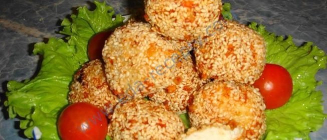 Шарики куриные с виноградом