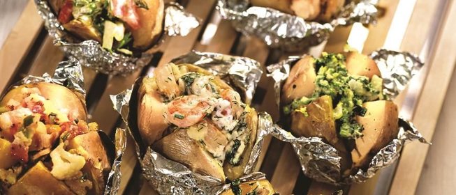 Печеный картофель с разными начинками