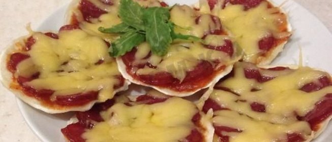 Мини-пиццы из лаваша