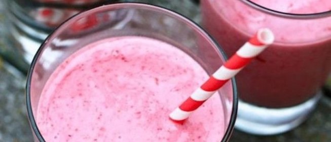 Вишнево-ванильный смузи с йогуртом