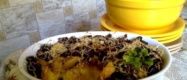 Запеканка из картофеля с курицей и фасолью