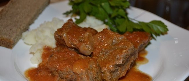 Говядина с помидорами