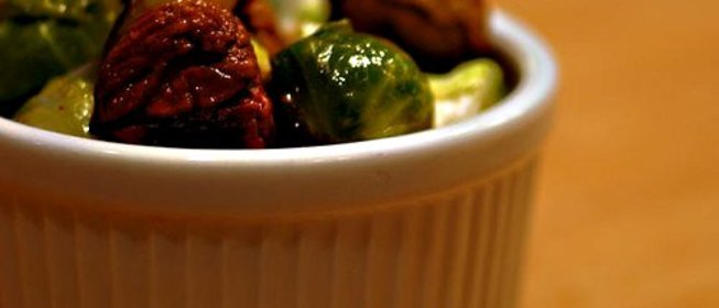 Брюссельская капуста с каштанами и шалфеем