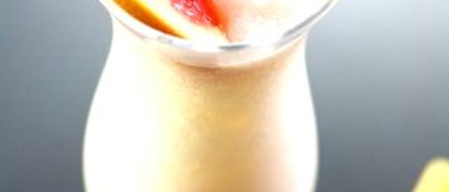 Коктейль «Золотая колада Акапулько» (Acapulco gold colada)