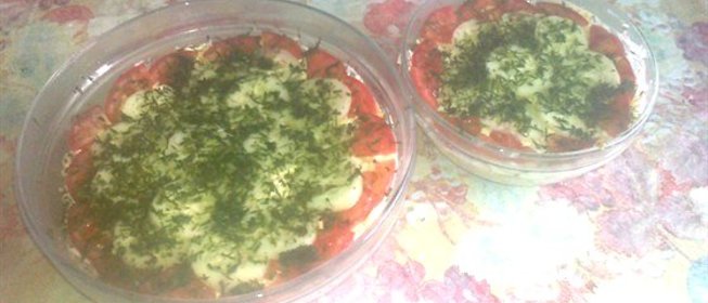 Слоеный салат с языком и жареным омлетом