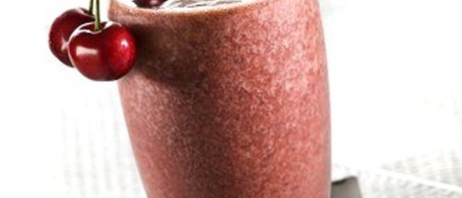 Вишневый молочный коктейль с какао