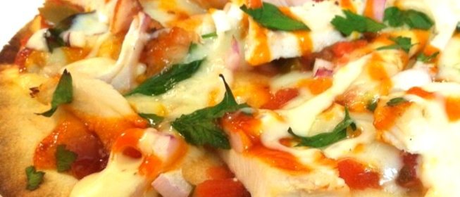 Домашняя пицца с курицей