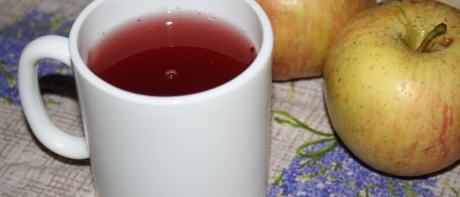 Ароматный компот с унаби, курагой и ягодами