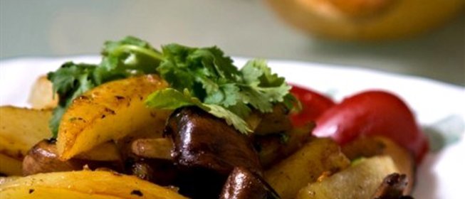 Картофель с грибами в горшочке