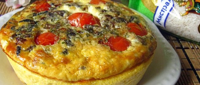 Омлет с опятами, черри и рисом