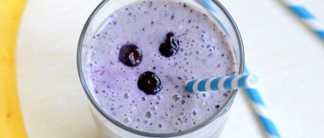 Черничный смузи с овсяными хлопьями